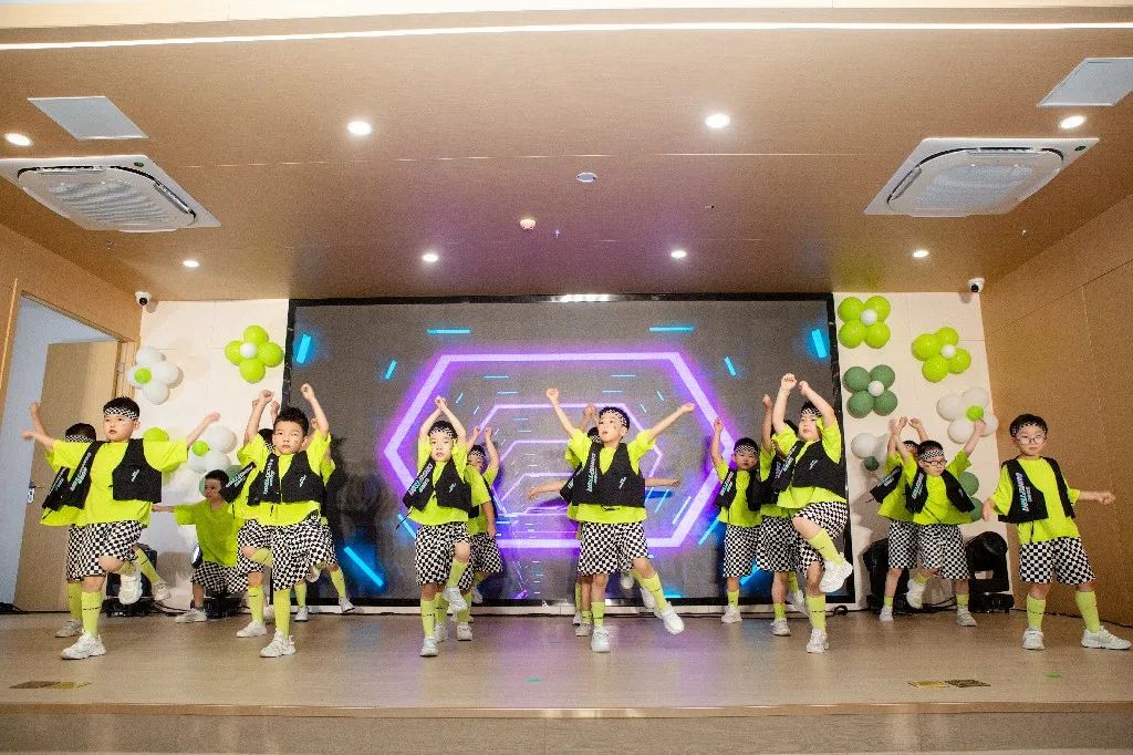 https://gyyey.wxlxjy.com/contents/sitefiles2039/10199337/images/52340211.jpeg